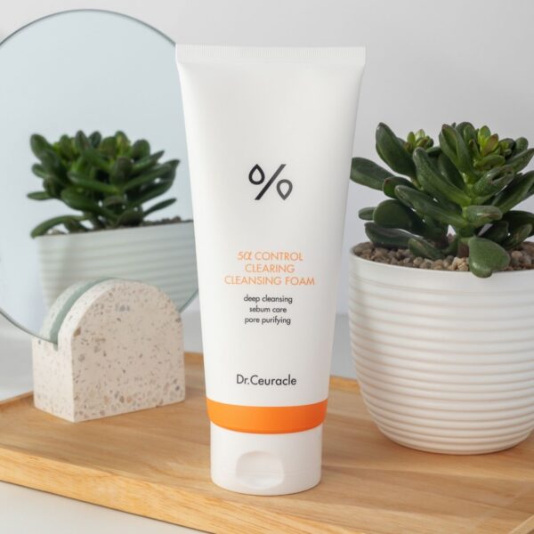 Dr. Ceuracle 5 Alpha Control Clearing Cleansing Foam 200ml - Image 3